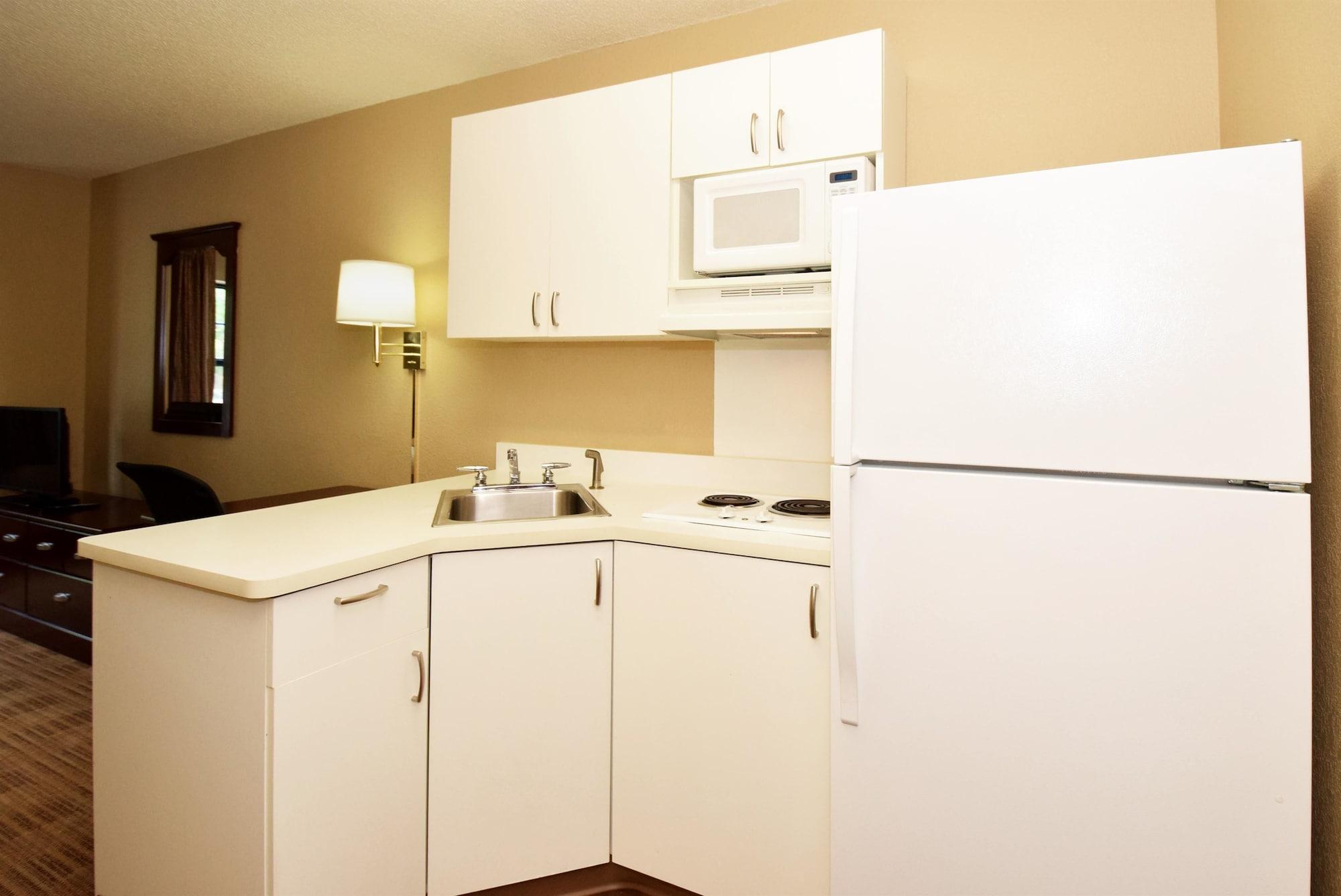 Extended Stay America Suites - Detroit - Metropolitan Airport Ромулус Экстерьер фото
