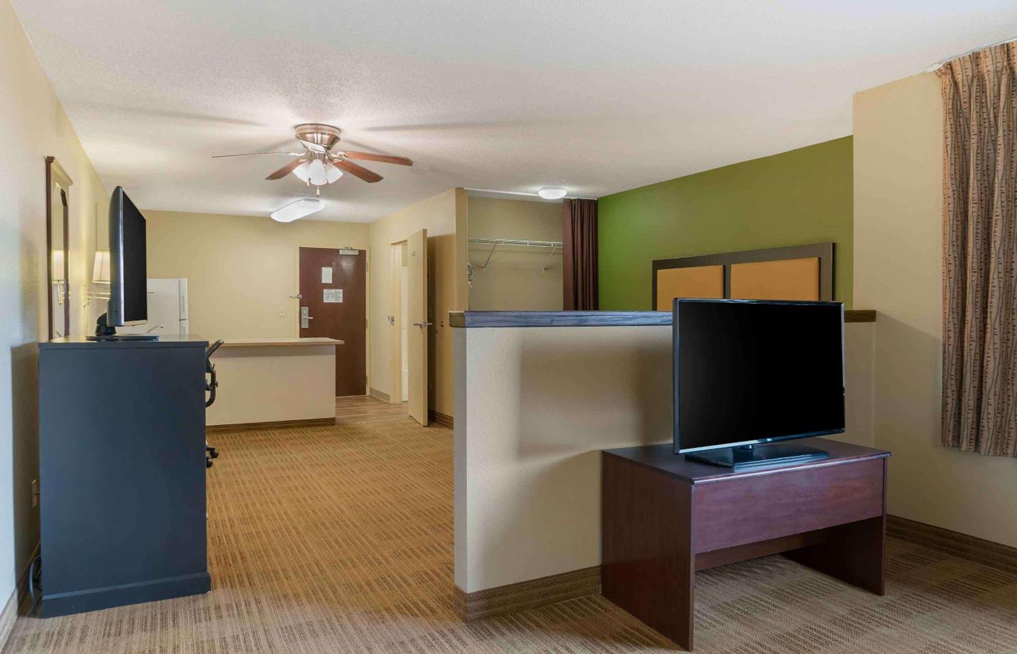 Extended Stay America Suites - Detroit - Metropolitan Airport Ромулус Экстерьер фото