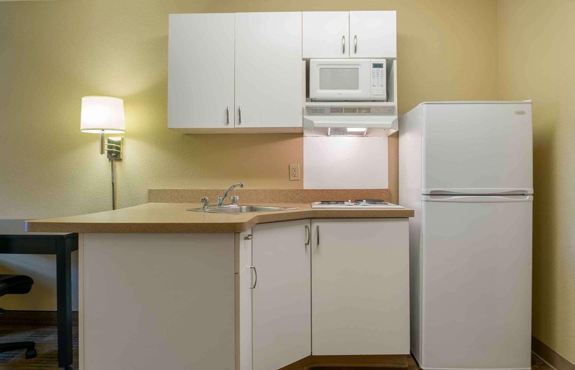 Extended Stay America Suites - Detroit - Metropolitan Airport Ромулус Экстерьер фото