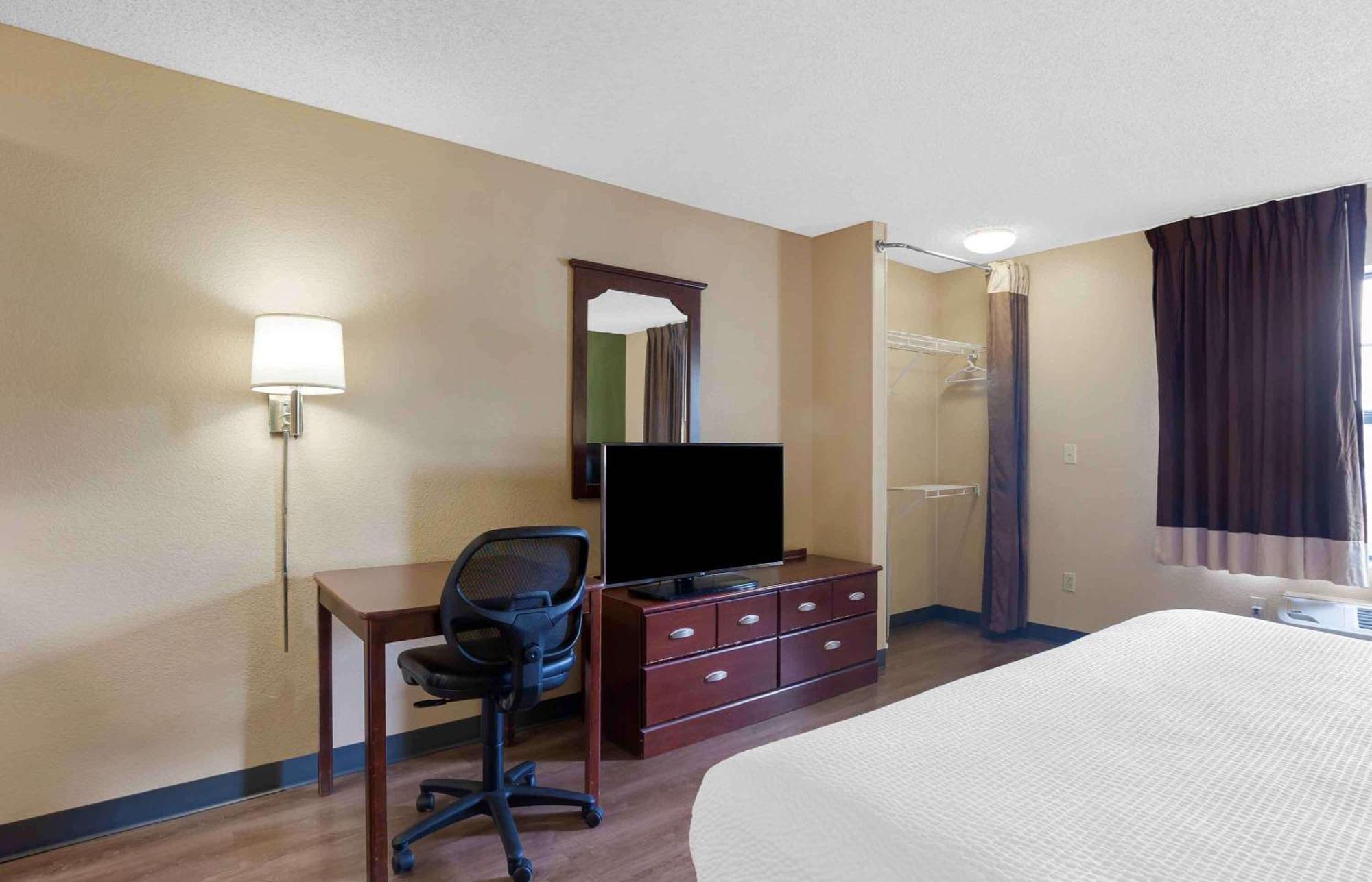 Extended Stay America Suites - Detroit - Metropolitan Airport Ромулус Экстерьер фото
