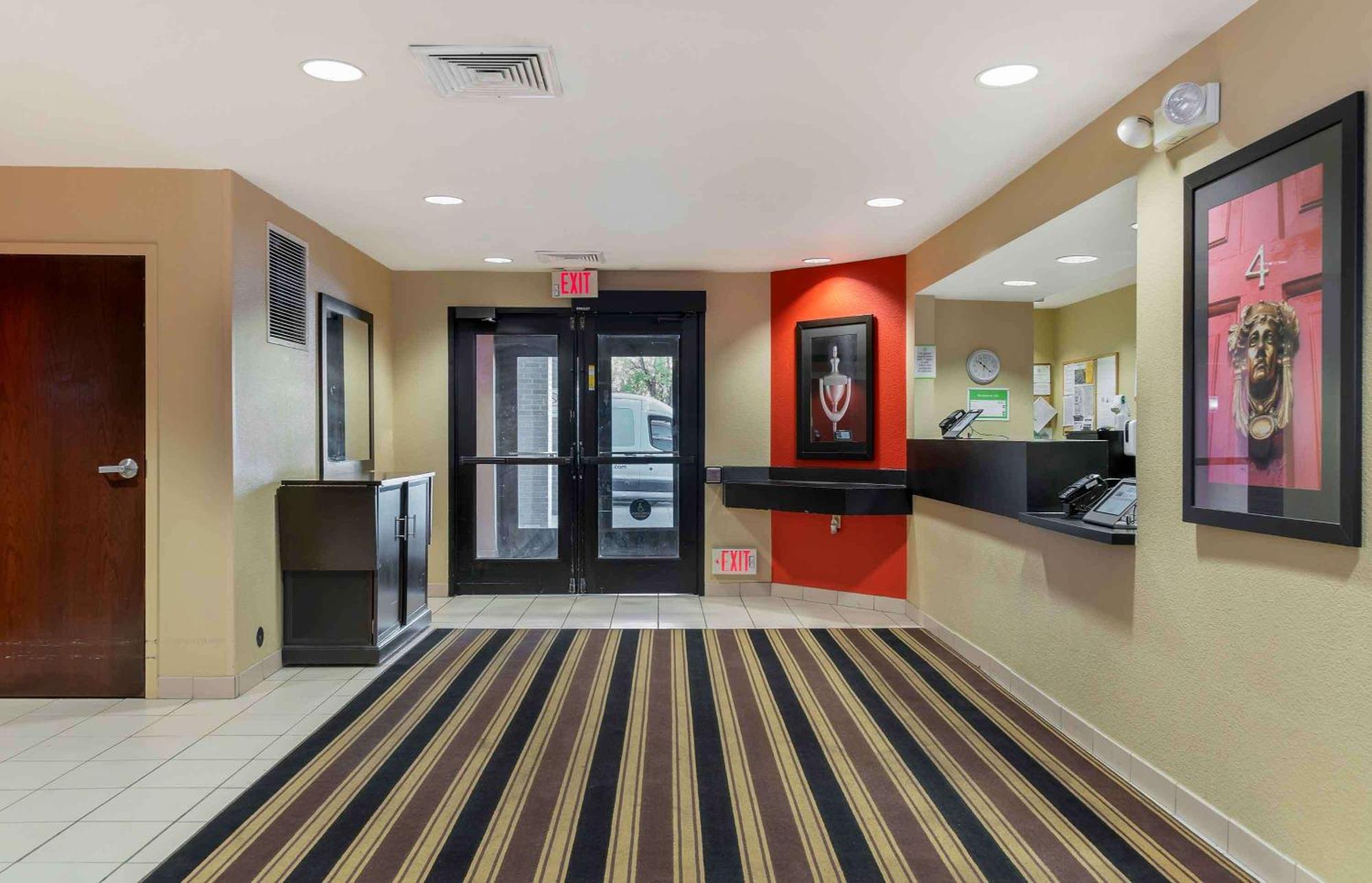 Extended Stay America Suites - Detroit - Metropolitan Airport Ромулус Экстерьер фото