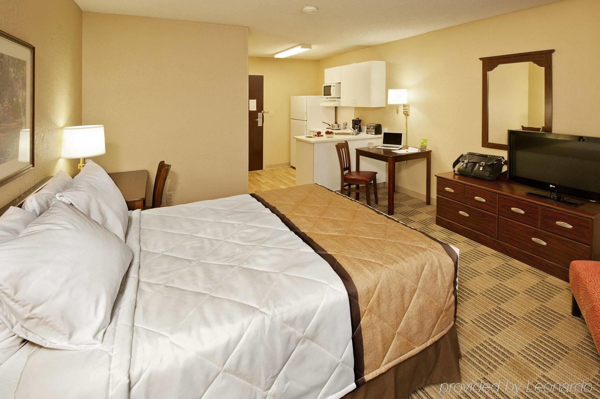 Extended Stay America Suites - Detroit - Metropolitan Airport Ромулус Экстерьер фото